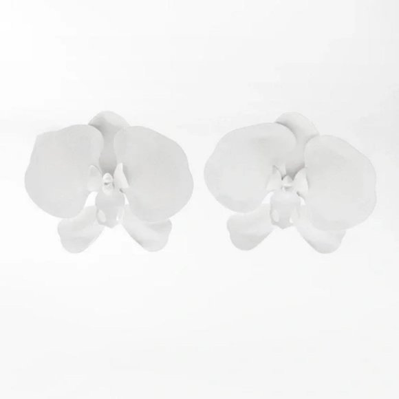 ZARA RAISED FLOWER EARRINGS - Picture 2 of 5
